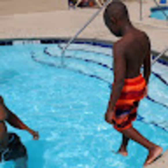 Meet your Posher, Pamela - Picture 1 of 1